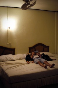 Mamma läser Tre små grisar